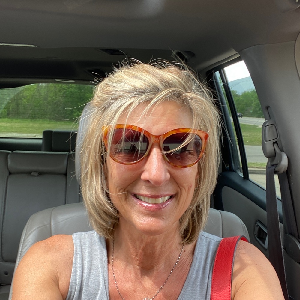 Meet your Posher, Kelli